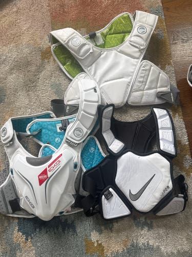 Medium/Large Youth Maverik MAX EKG Shoulder Pads (New)