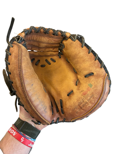 Used Wilson A500 31 1/2 BB/SB Catchers RH Throw Brown 31 1/2" 11682-S000129067