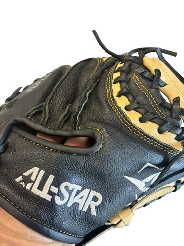 Used All-Star FUTURE STAR BB/SB Catchers RH Throw Black 31 1/2" 11682-S000129930
