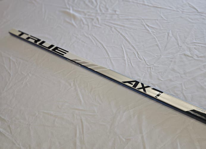 Senior True AX7 Right Handed Hockey Stick MC (P88) 95 Flex (Used)