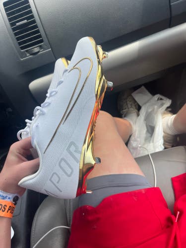 White Men's Size M 11.5 (W 12.5) Adult Nike Vapor Ultrafly 3 Low Top Metal (New)