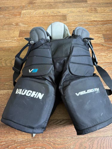 Junior Medium/Large Vaughn Velocity V9 Hockey Goalie Pants (Used)