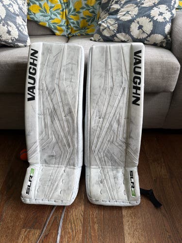 26" Vaughn Ventus SLR3 Goalie Leg Pads (Used)