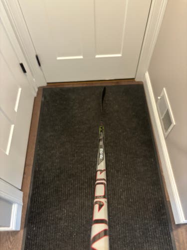 Senior Bauer Vapor Hyperlite 2 Left Hand Hockey Stick P92M 87 Flex (Used)