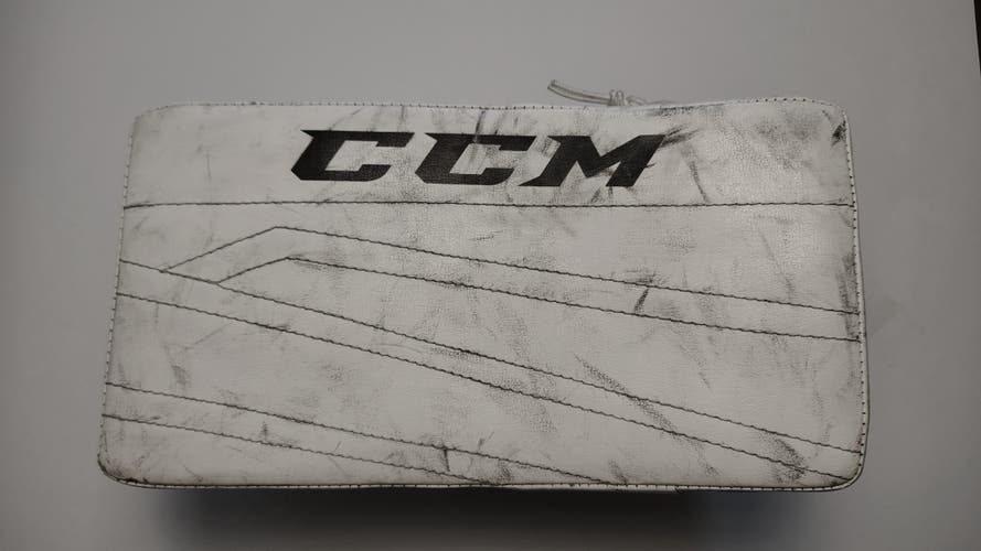 CCM Extreme Flex 2 760 Blocker Regular (Used)