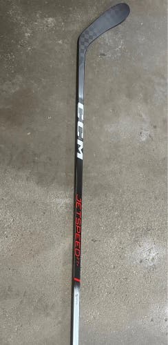 Senior CCM JetSpeed Right Handed Hockey Stick P28 75 Flex (New)