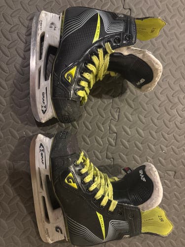 Graf Supra G3535 Hockey Skates Regular Width Size 2.5 (Used)