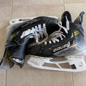 Black/Yellow 2023 Bauer Vapor Hyperlite 2 Hockey Skates Pro Stock 7 (Used)