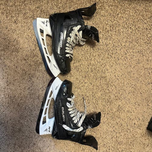 2022 Bauer Supreme Mach Hockey Skates 10.5 (Used)