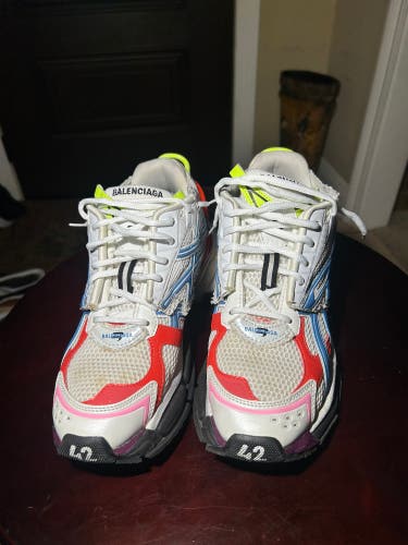 White Unisex Size M 10.0 (W 11.0) Adult Balenciaga Runner Shoes (Used)