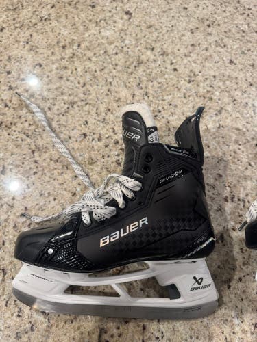 2024 Bauer Supreme Shadow Hockey Skates 8.5 (New)