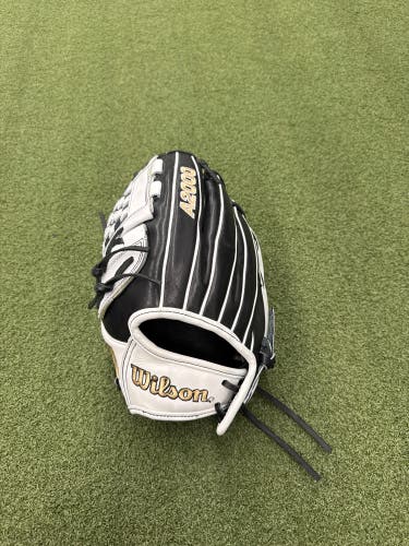Wilson A2000 LH Pitcher's Softball Glove Black and White w/ Black Laces 12" (New)