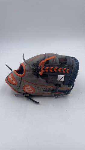 Wilson a450 11” infield Baseball Glove