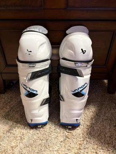 Junior Bauer Vapor Flylite 12" Shin Pads (Used)
