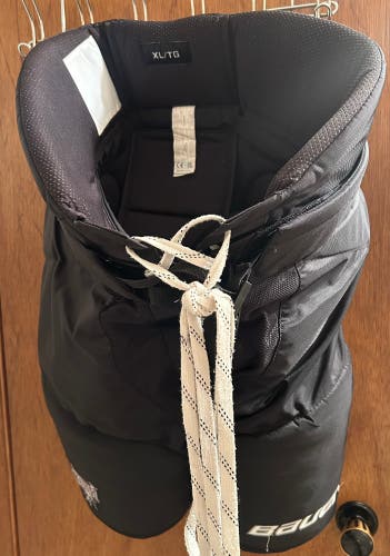 Senior XL Bauer Custom Pro Hockey Pants (Used)