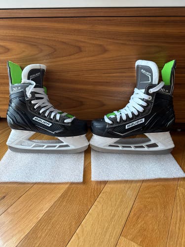 Black Bauer X-LS Hockey Skates Regular Width Size 4 (New)