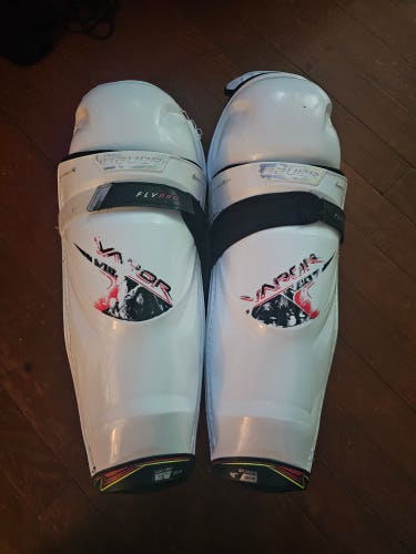 Senior Bauer Vapor Flypro 15" Shin Pads (Used)