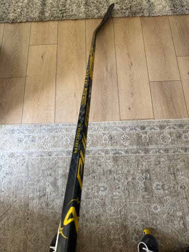 Yellow Senior Bauer Pulse Right Handed Hockey Stick P92 70 Flex (New)