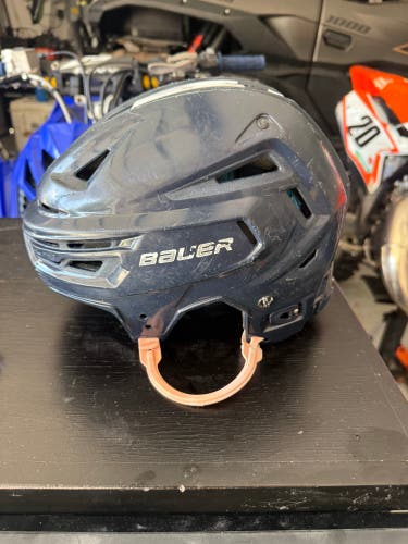 Large Bauer Re-Akt 150 Helmet Pro Stock (Used)