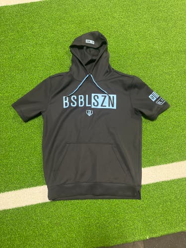 Men's Small Short Sleeve Sweatshirt (New)