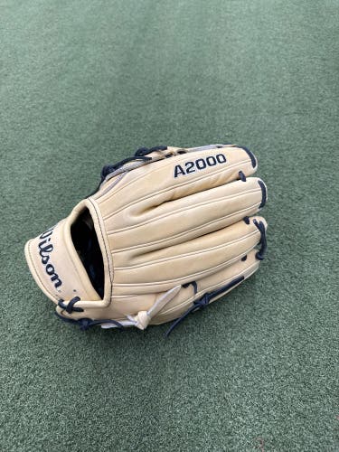 Wilson A2000 LH Pitcher's Baseball Glove 12" (New)