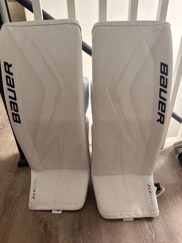 XS Bauer Vapor Hyperlite Goalie Leg Pads (New)