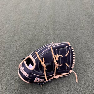 Wilson A2000 RH Pitcher's Baseball Glove 12" (New)