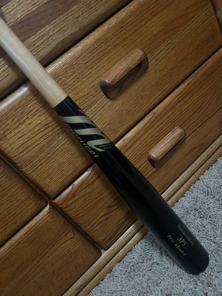 Marucci Wood Bat Ap5 Maple Pro Model 33” Black & Tan