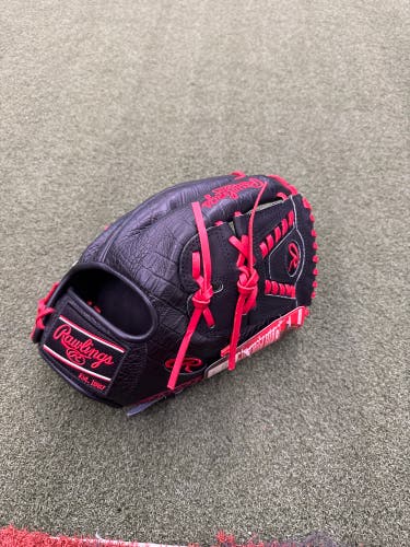 Rawlings Heart of the Hide RH Baseball Glove 11.75" (New)