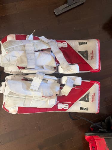 33" Bauer Sv-Pro Goalie Leg Pads (Used)