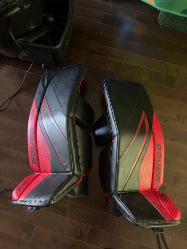 33" Bauer Vapor X5 Pro Goalie Leg Pads (Used)