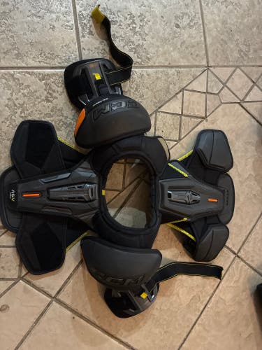 Small Senior CCM Tacks AS-V Pro Shoulder Pads (Used)