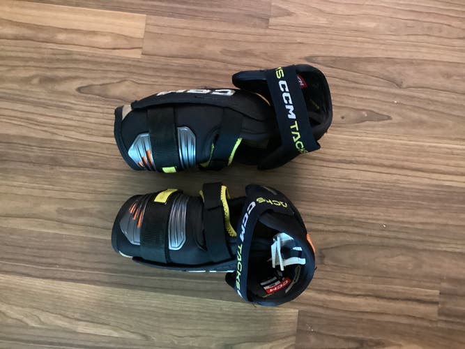Senior Small CCM Tacks AS-V Pro Elbow Pads (Used)