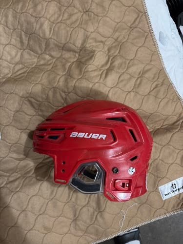 Medium Bauer Re-Akt 150 Helmet (Used)