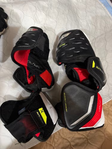 Intermediate Large Bauer Vapor Hyperlite Elbow Pads (Used)