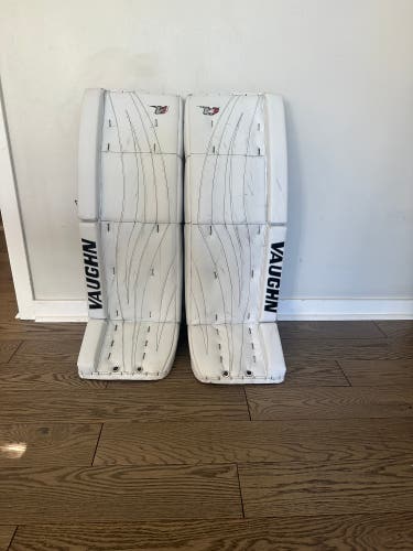 34" 2016 Vaughn Velocity V7 Goalie Leg Pads (Used)