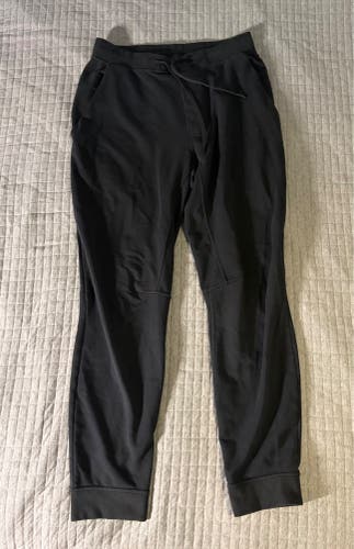 Black Medium/Large Men's Lululemon Pants (Used)