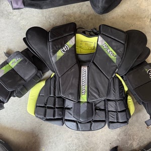 Medium/Large Warrior RX4 Goalie Chest Protector (Used)