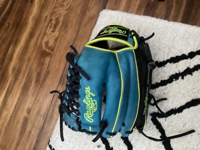 2024 Rawlings Heart of the Hide RH Pitcher's Baseball Glove 11.75" (Used)