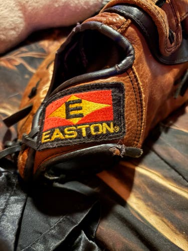 Easton RH Baseball Glove 12.5" (Used)