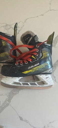 2023 Bauer Vapor X4 Hockey Skates 13.5 (Used)