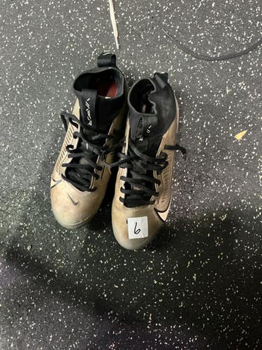 Used Nike Adult FB Cleats Grey Senior 6 10743-S000485187