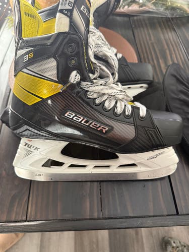 Black/Yellow Bauer Supreme 3S Hockey Skates 10 (Used)