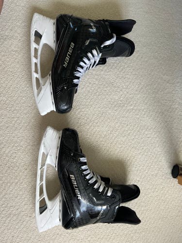 Black 2022 Bauer Supreme Mach Hockey Skates Regular Width Pro Stock 8 (Used)
