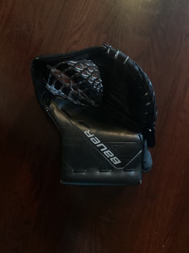 Bauer Mach Goalie Glove Regular Pro Stock (Used)