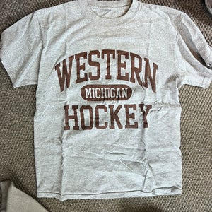 Western Michigan Hockey Gray Medium Men's Shirt (Used)