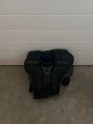 INT Medium Bauer Elite Goalie Chest Protector (Used)