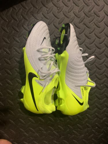 White Men's Size M 8.5 (W 9.5) Nike Phantom GX Cleats (New)