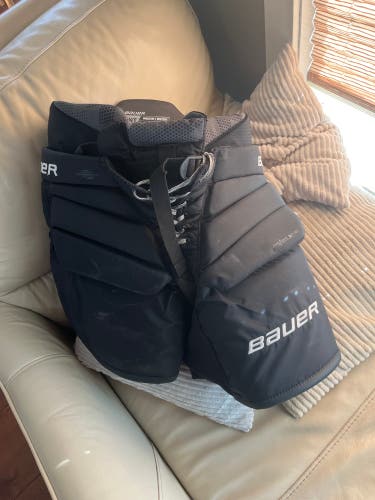 Intermediate Medium 2021 Bauer Elite Hockey Goalie Pants (Used)