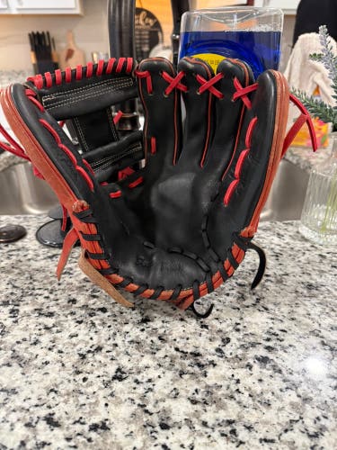 44 Pro Signature Series RH Baseball Glove 11.5" (Used)
